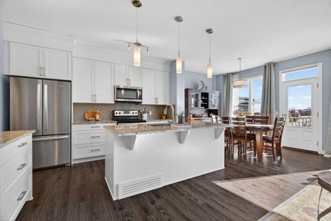 83 Fireside Crescent N Cochrane AB T4C 2L5