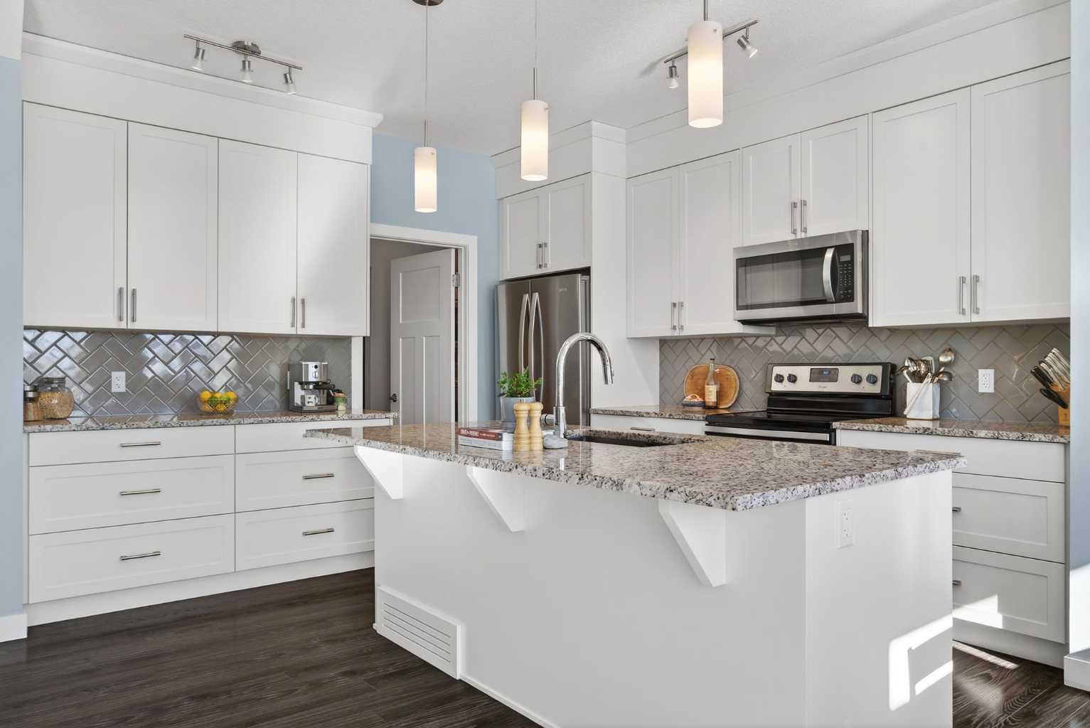 83 Fireside Crescent N