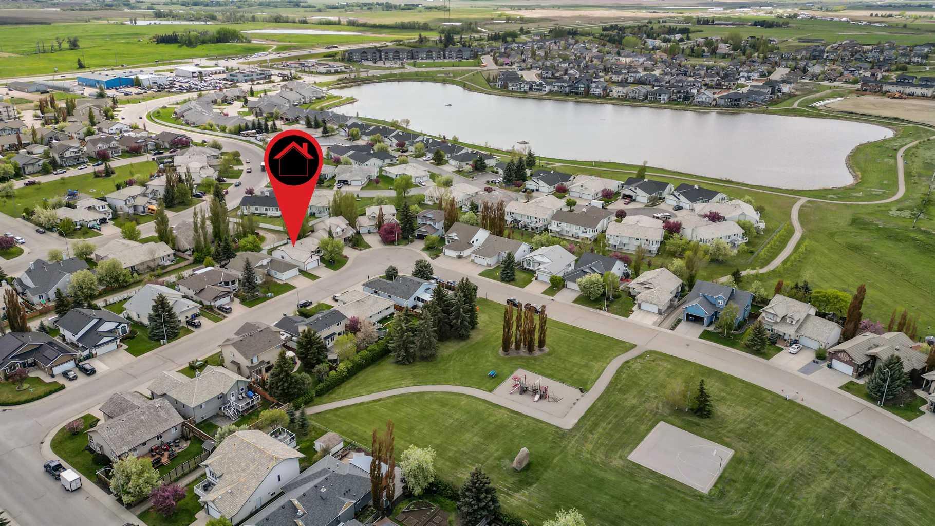 11 Strathmore Lakes Crescent
