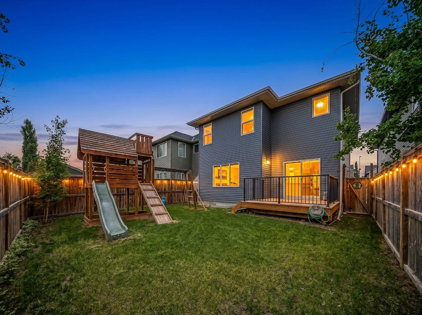 144 Cougar Ridge Manor SW