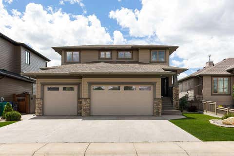 Photo of 788 Canyonview Close W, Lethbridge, AB T1K 5R9 (MLS # A2320162)