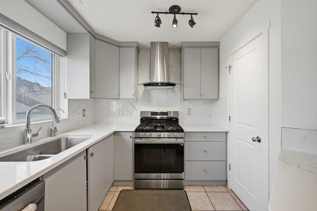 Photo of 98 Panatella Hill NW, Calgary, AB T3K 0B6 (MLS # A2301521)