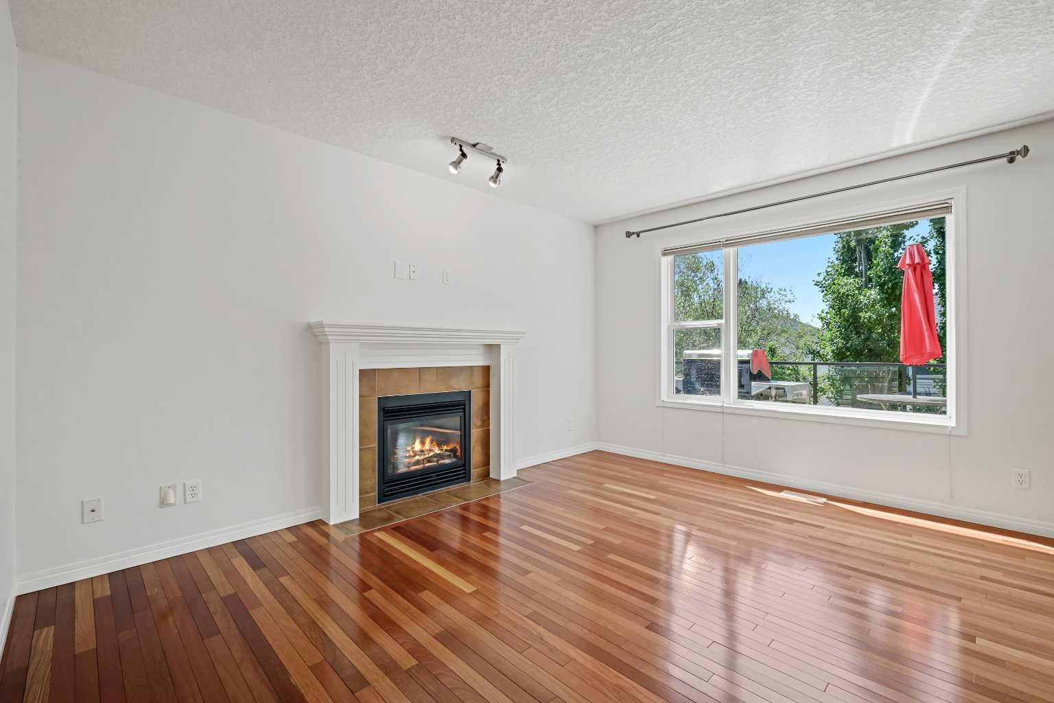 19 Rockyspring Green NW
