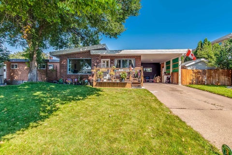 Photo of 362 7 Street NW, Medicine Hat, AB T1A 6N6 (MLS # A2340779)