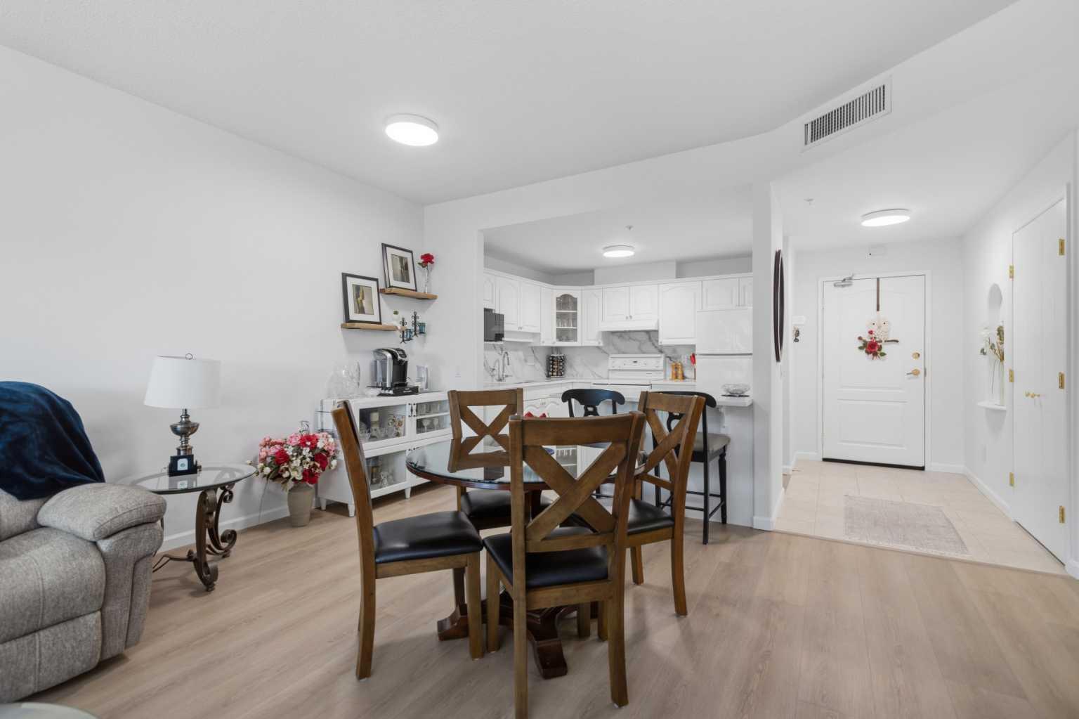 43 Westlake Circle 203