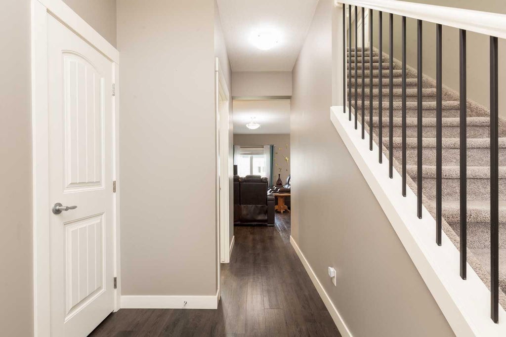 Photo of 149 Fairmont Boulevard S, Lethbridge, AB T1K 7E8 (MLS # A2348605)