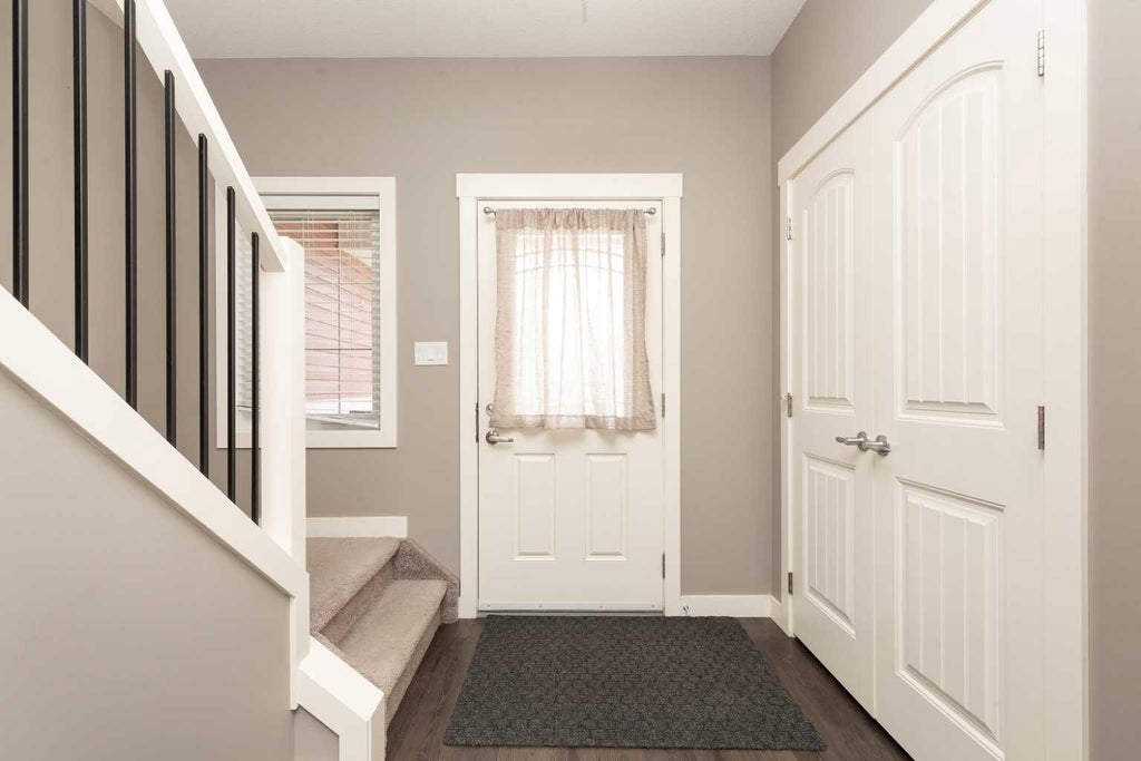 Photo of 149 Fairmont Boulevard S, Lethbridge, AB T1K 7E8 (MLS # A2348605)