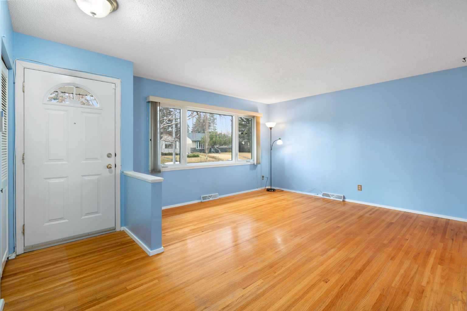 123 Glacier Drive SW