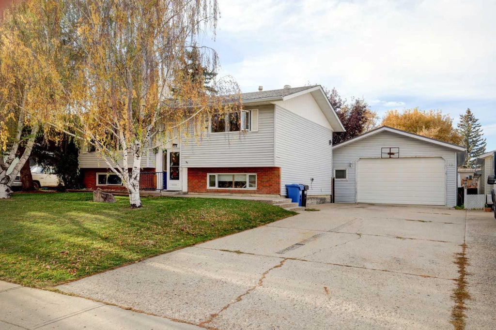 Photo of 2314 26 Street, Nanton, AB T0L 1R0 (MLS # A2351008)