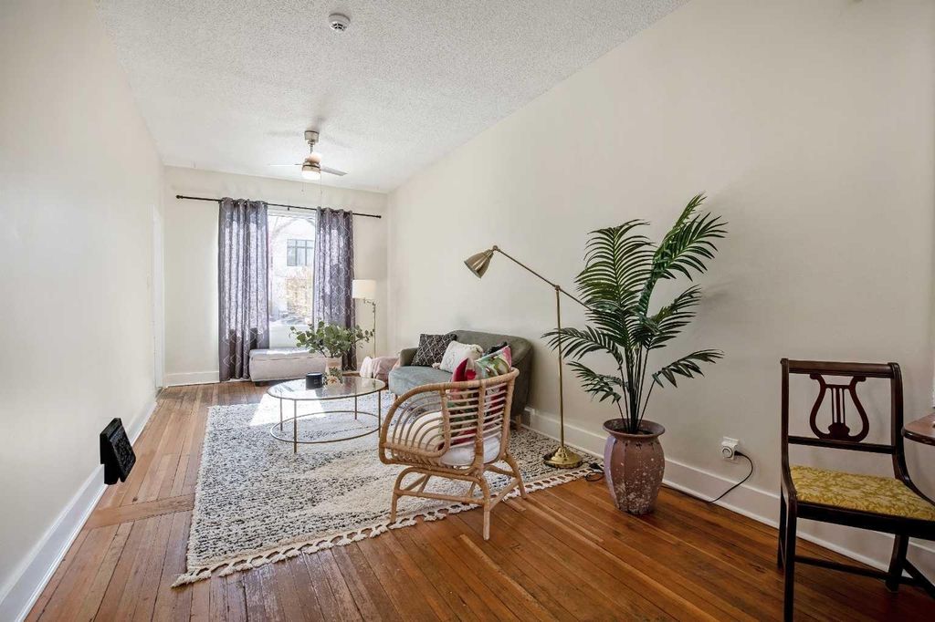 Photo of 430 15 Avenue NE, Calgary, AB T2E 1H4 (MLS # A2274612)