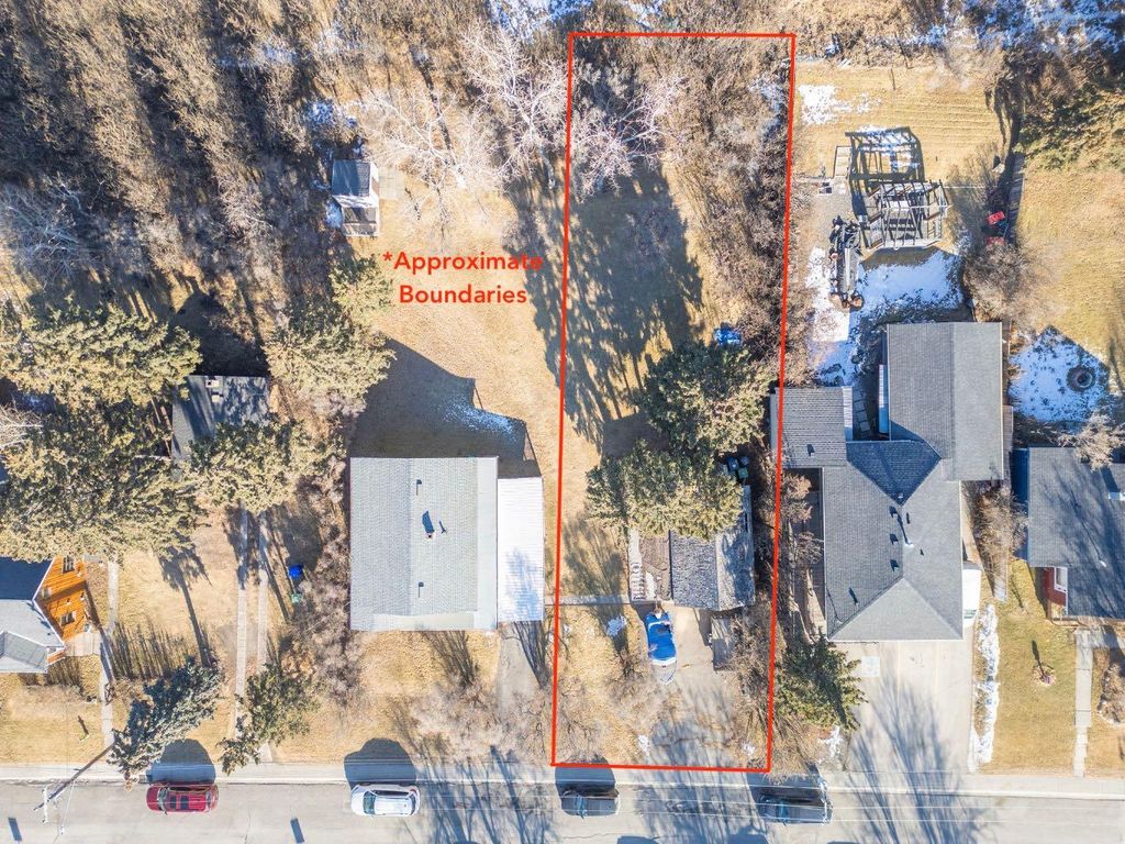Photo of 328 Third Street W, Cochrane, AB T4C 1Z6 (MLS # A2280545)