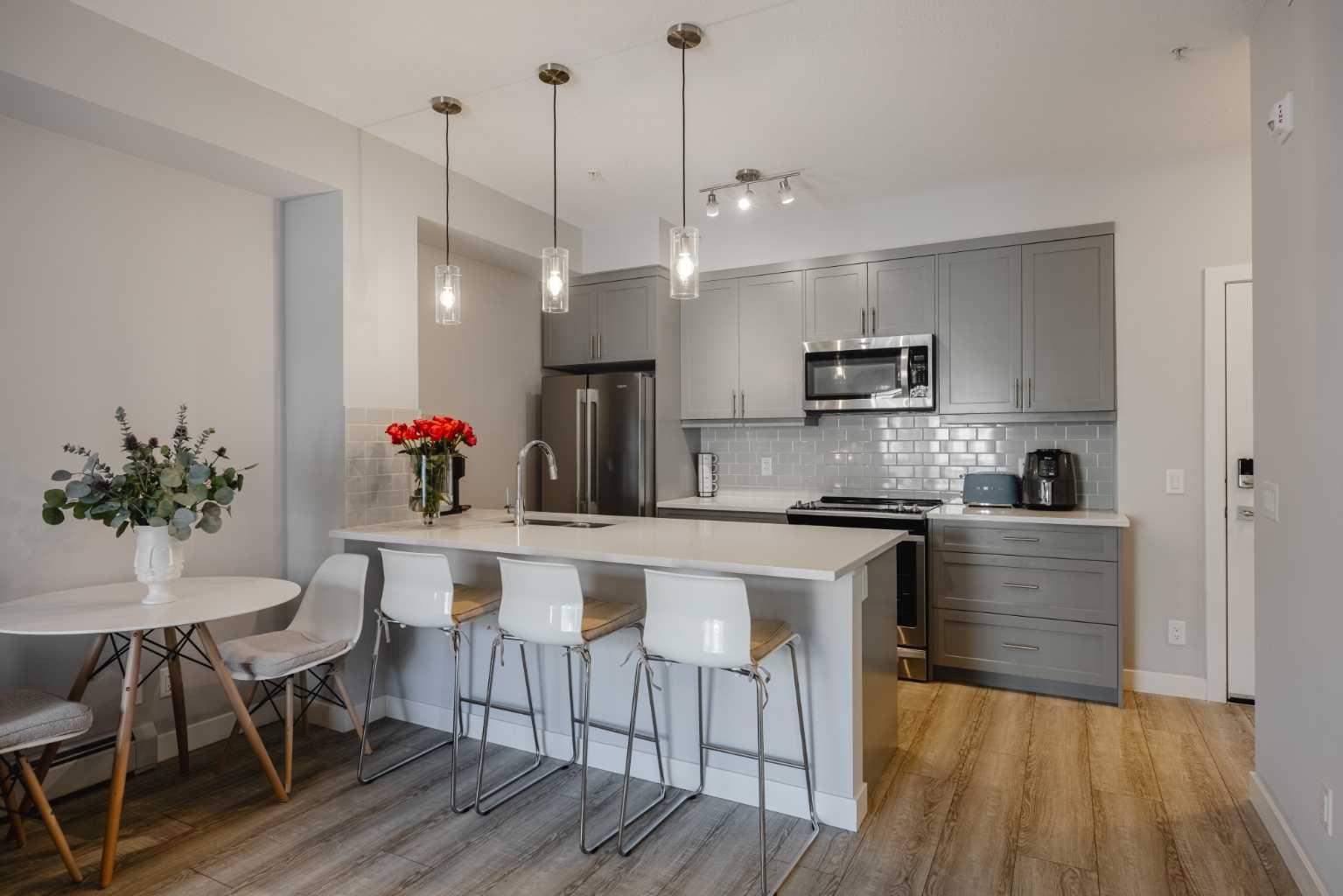 100 Auburn Meadows Manor SE 315