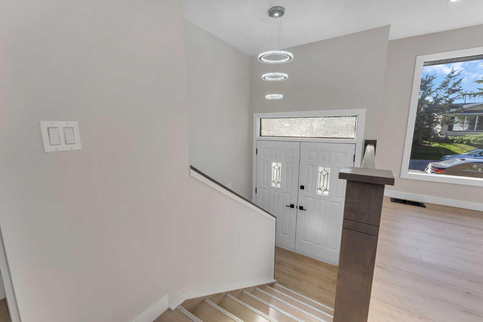 260 Queensland Circle SE