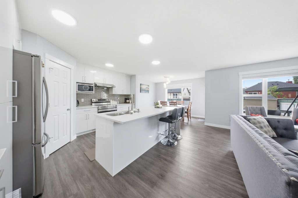 Photo of 19 MARTHA'S MEADOW Close NE, Calgary, AB T3J 4N7 (MLS # A2338380)