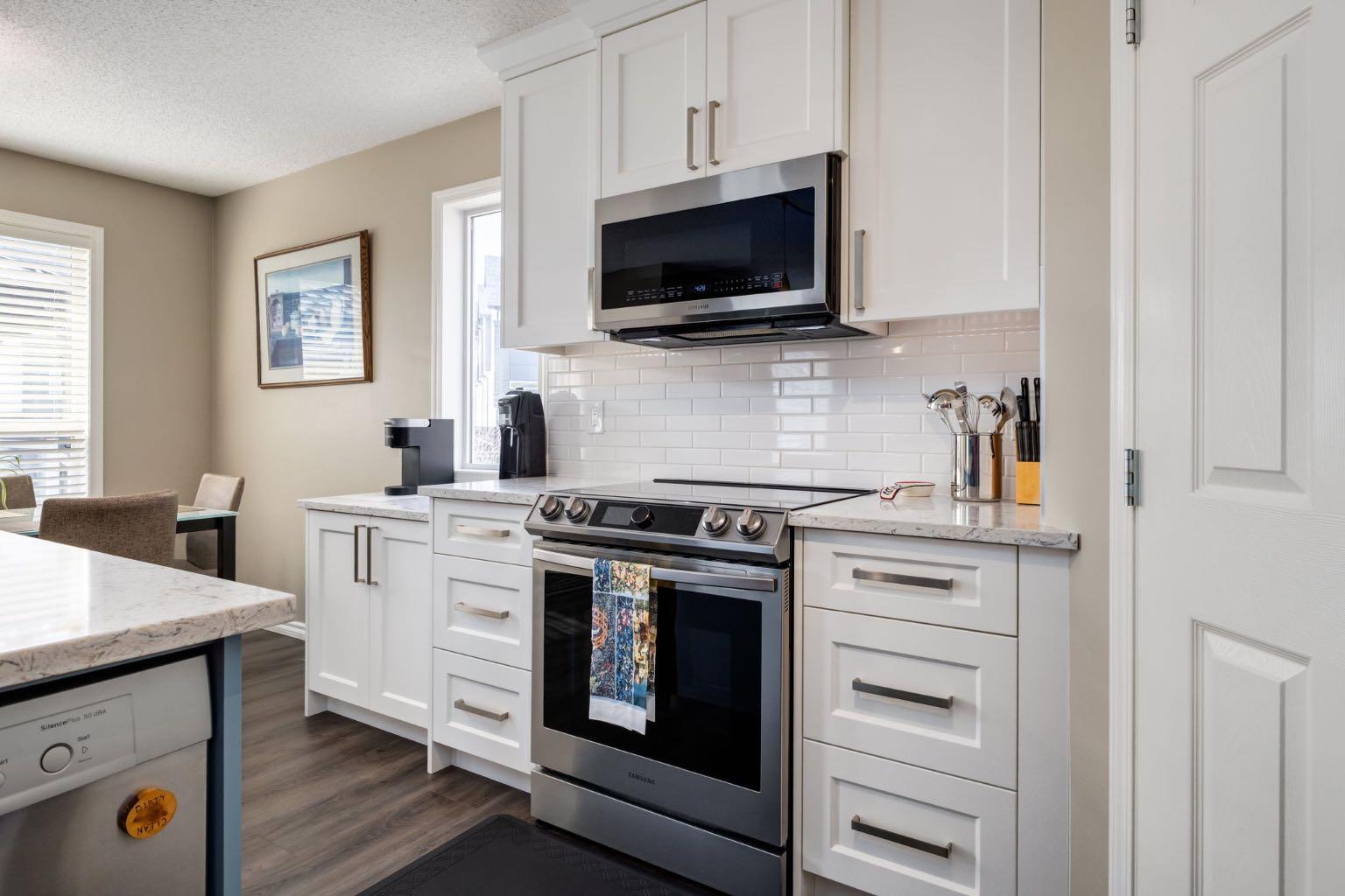 433 Bayside Place SW