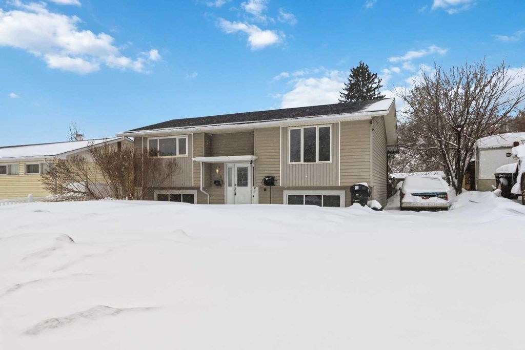 Photo of 11 Fitzgerald Avenue, Fort McMurray, AB T9H 1K1 (MLS # A2304979)