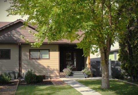 Photo of 519 1 Street W, Brooks, AB T1R 0G3 (MLS # A2347237)