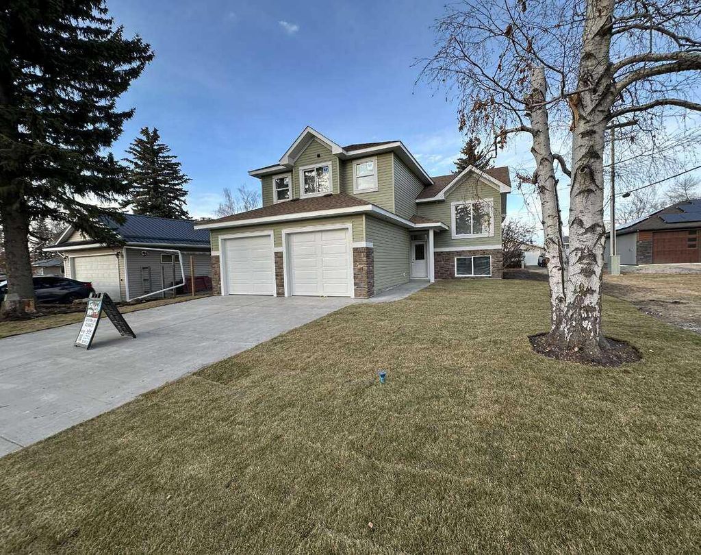 Photo of 5518 52 Street, Olds, AB T4H 1H8 (MLS # A2296503)