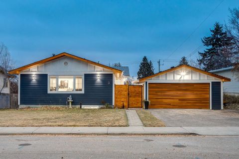 5 Sydney Drive SW Calgary AB T2W 0S7