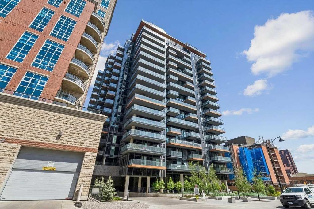Photo of 730 2 Avenue SW #1011, Calgary, AB T2P 1R8 (MLS # A2315878)