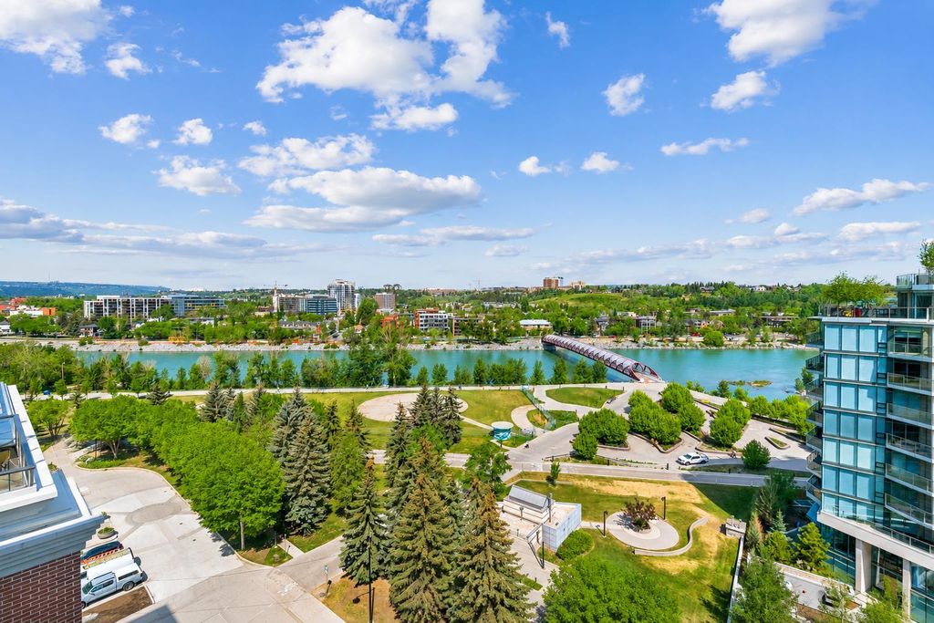 Photo of 730 2 Avenue SW #1011, Calgary, AB T2P 1R8 (MLS # A2315878)