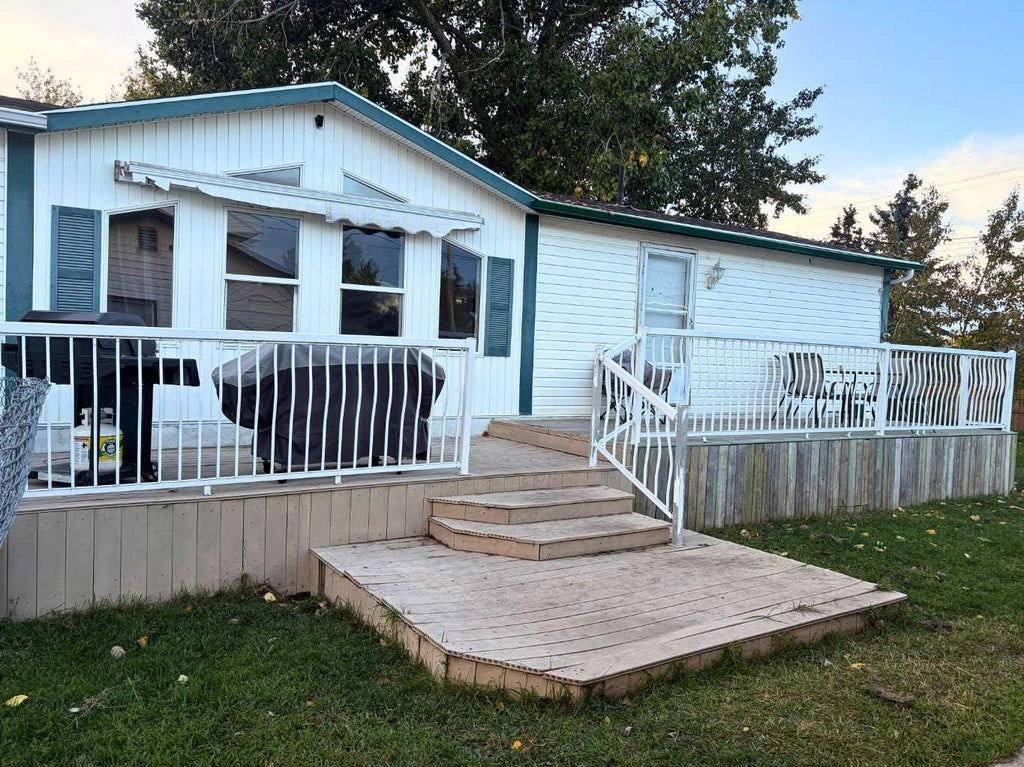 Photo of 4425 51 Avenue, Valleyview, AB T0H 3N0 (MLS # A2351409)