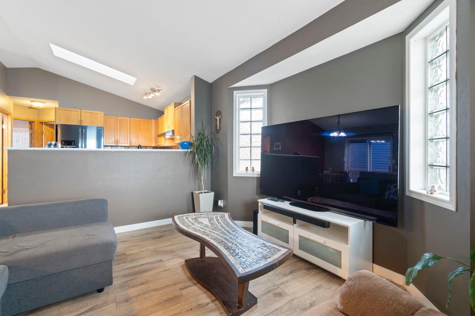 204 Hidden Spring Green NW