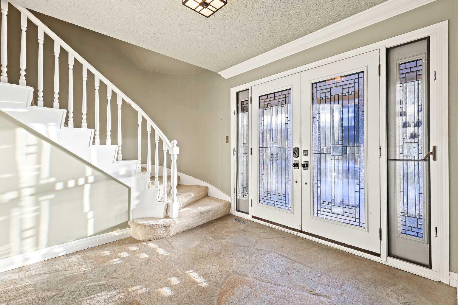 8907 Baylor Crescent SW