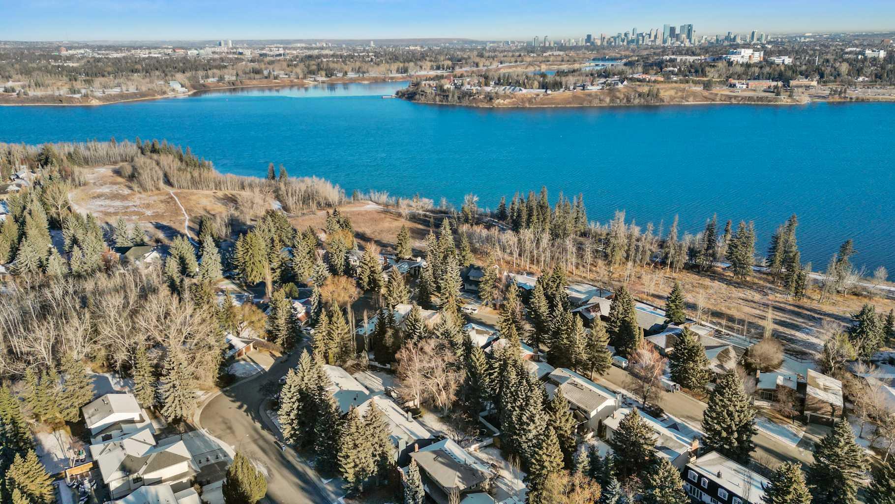 8907 Baylor Crescent SW