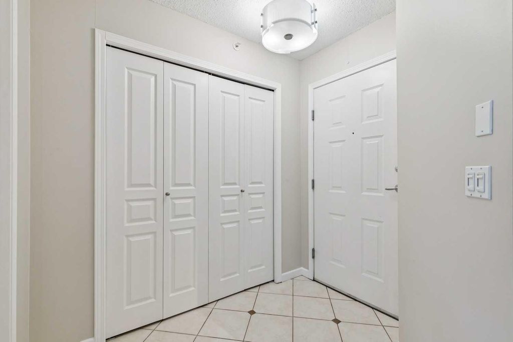 Photo of 25 Richard Place SW #307, Calgary, AB T3E 7N1 (MLS # A2301800)