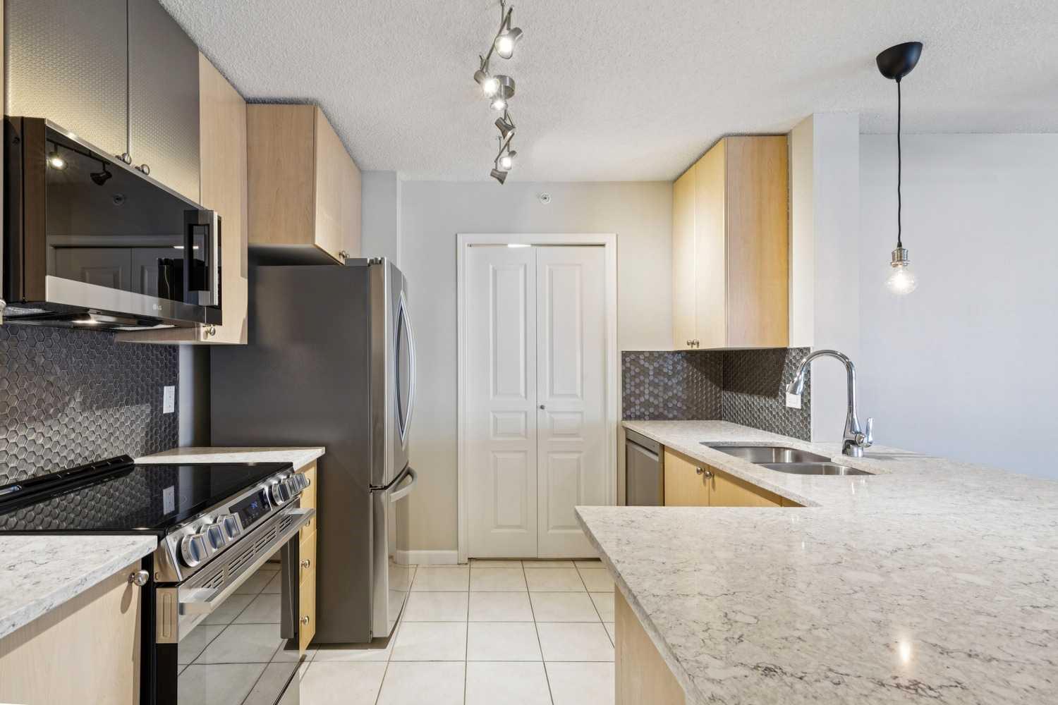 25 Richard Place SW 307