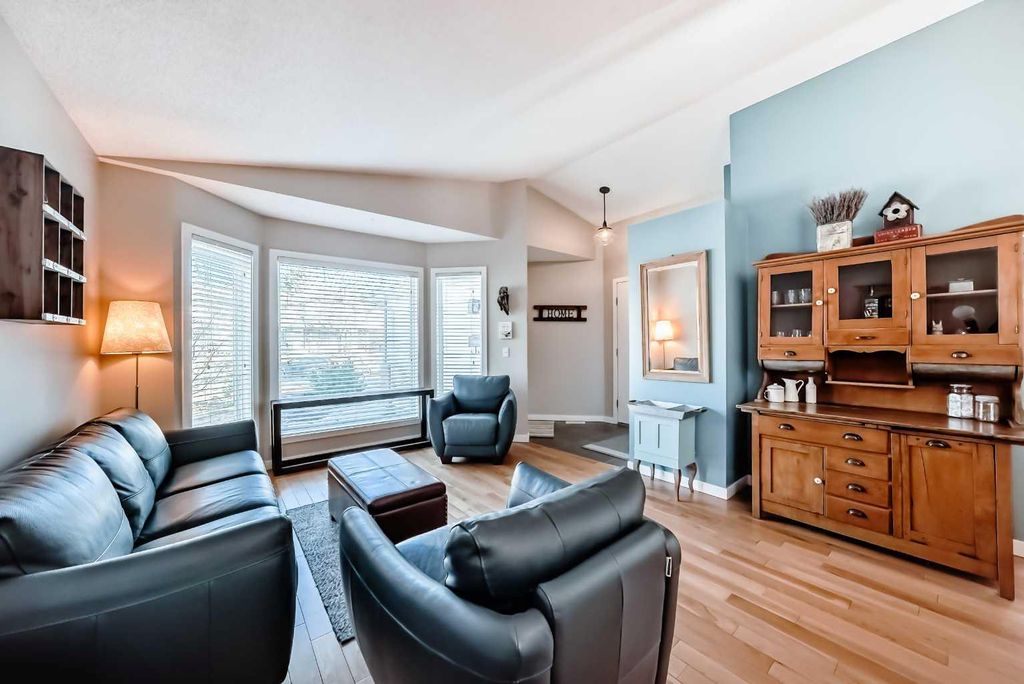 Photo of 555 Woodbine Boulevard SW, Calgary, AB T2W 4P5 (MLS # A2303348)