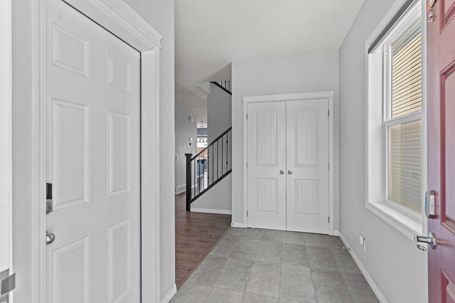 135 Redstone Heights NE