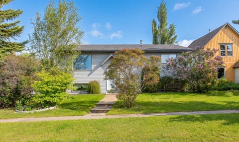 Photo of 4722 49 Avenue, Bentley, AB T0C 0J0 (MLS # A2322729)