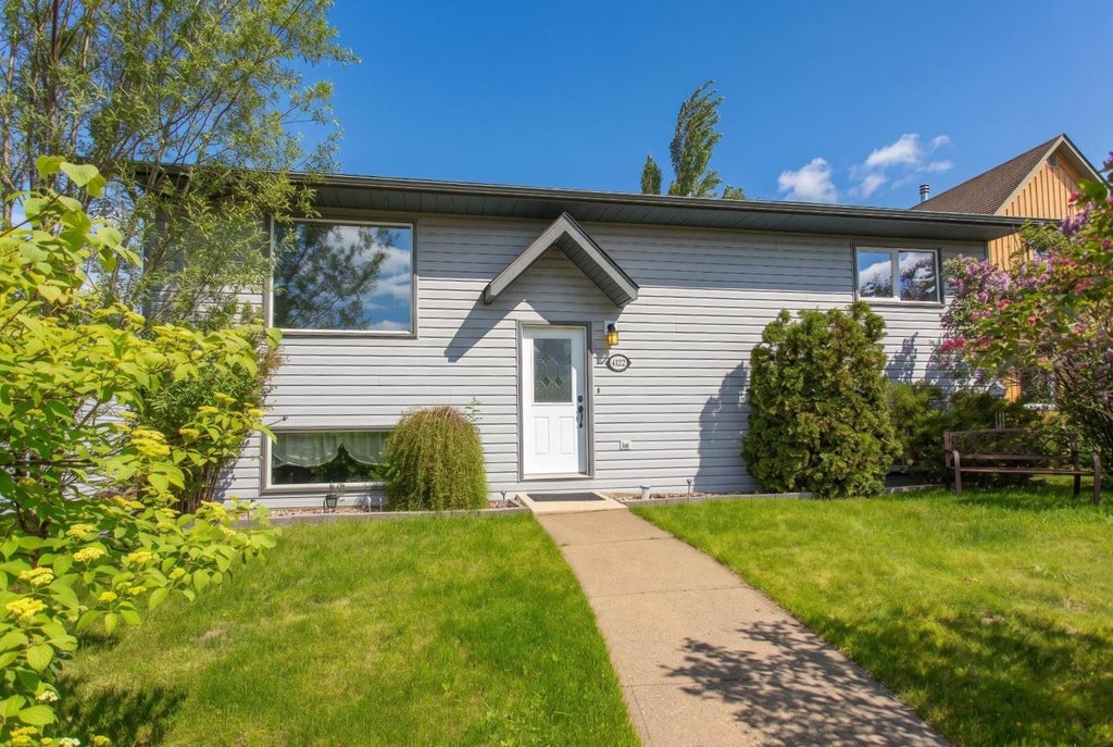 Photo of 4722 49 Avenue, Bentley, AB T0C 0J0 (MLS # A2322729)