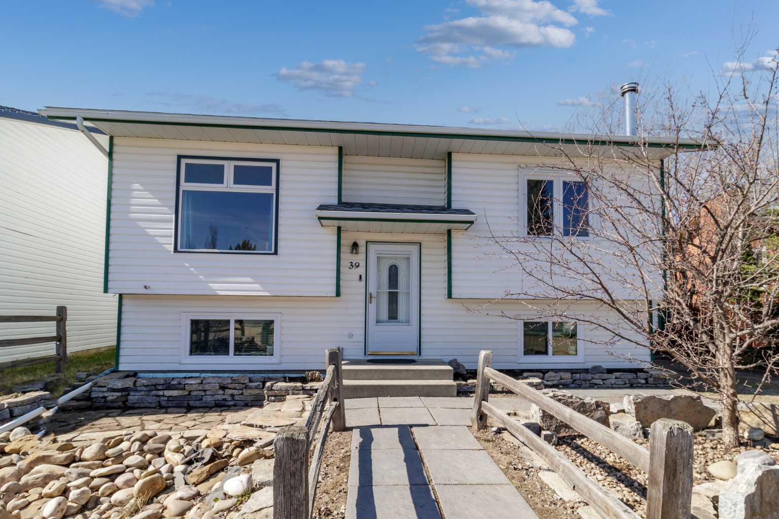 39 Cedar Crescent