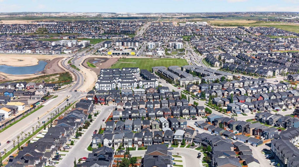 Photo of 30 Evanscrest Rise NW, Calgary, AB T3P 0R7 (MLS # A2350156)
