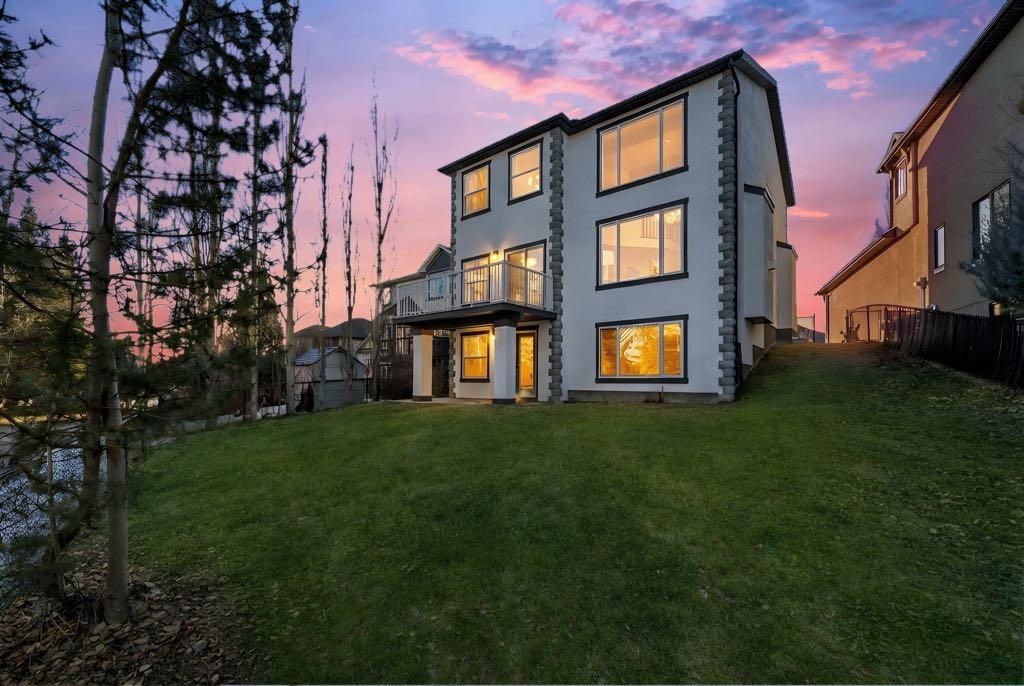 Photo of 125 Discovery Place SW, Calgary, AB T3H 4N5 (MLS # A2292758)