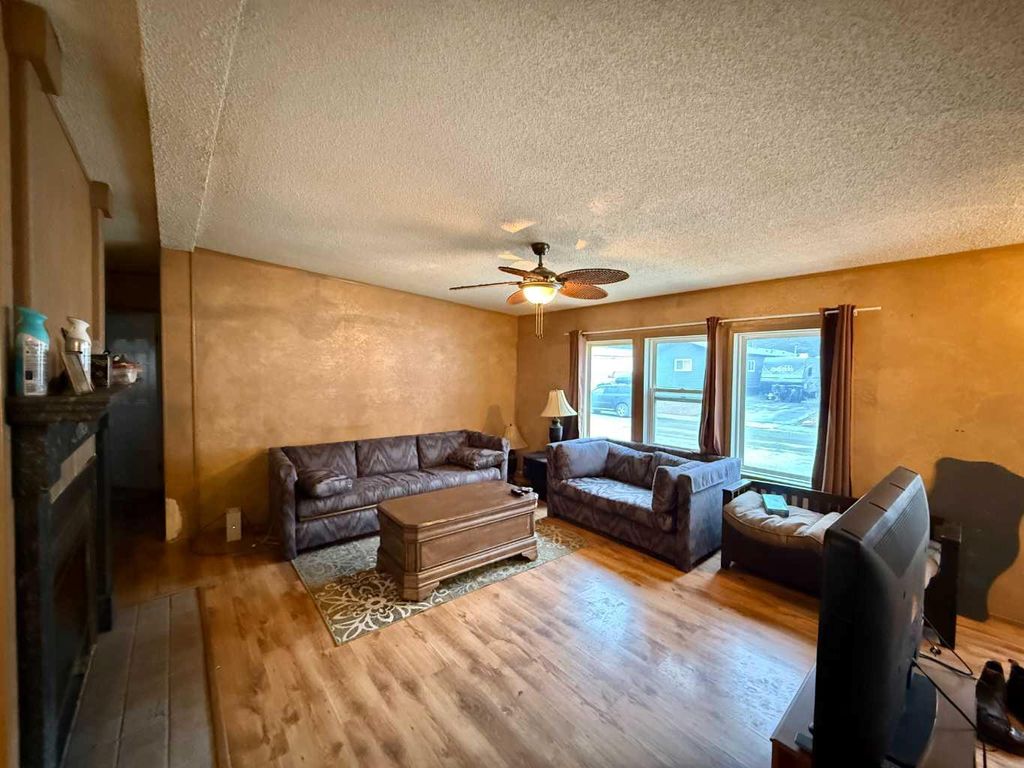 Photo of 195 Skogg Avenue, Hinton, AB T7V 1A6 (MLS # A2286545)