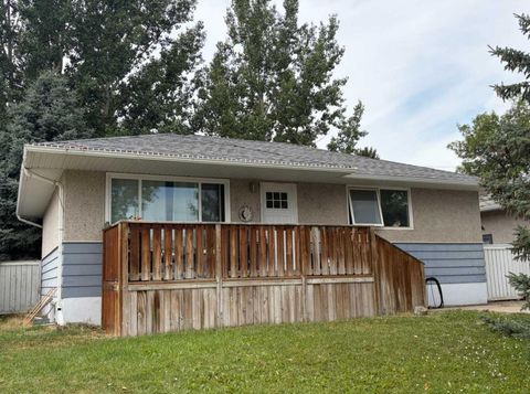 Photo of 830 9 Street N, Lethbridge, AB T1H 1Z5 (MLS # A2330787)
