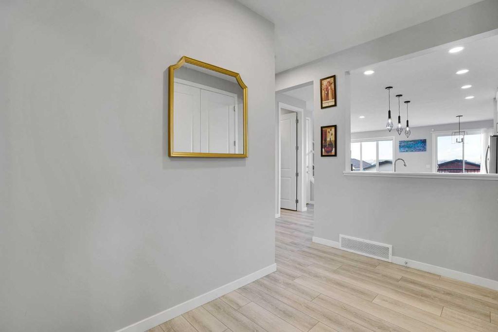 Photo of 179 Lucas Heights NW, Calgary, AB T3P 1X4 (MLS # A2311579)