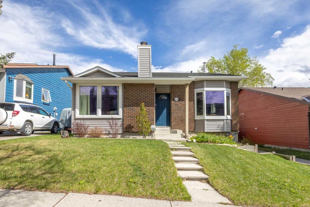 Photo of 6716 Ranchview Drive NW, Calgary, AB T3G 1L1 (MLS # A2312975)