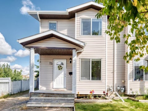 Photo of 25 Lakeview Close, Blackfalds, AB T0M 0J0 (MLS # A2343477)
