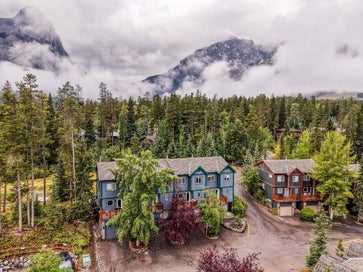 1022 Rundleview Drive 27 Canmore AB T1W 2B2