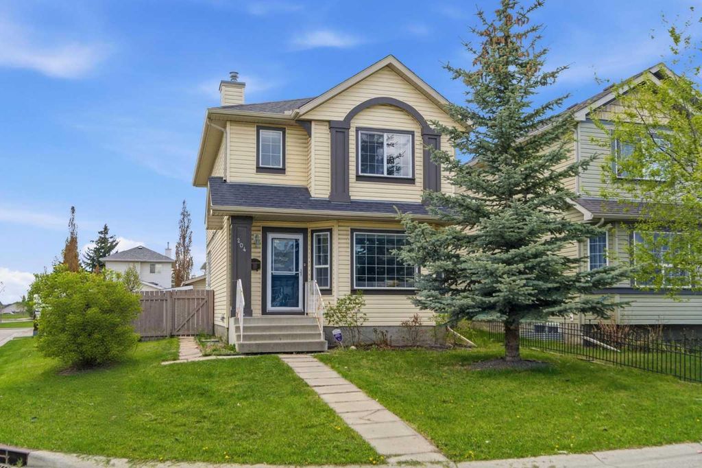Photo of 204 Citadel Bluff Close NW, Calgary, AB T3G 5E2 (MLS # A2314274)