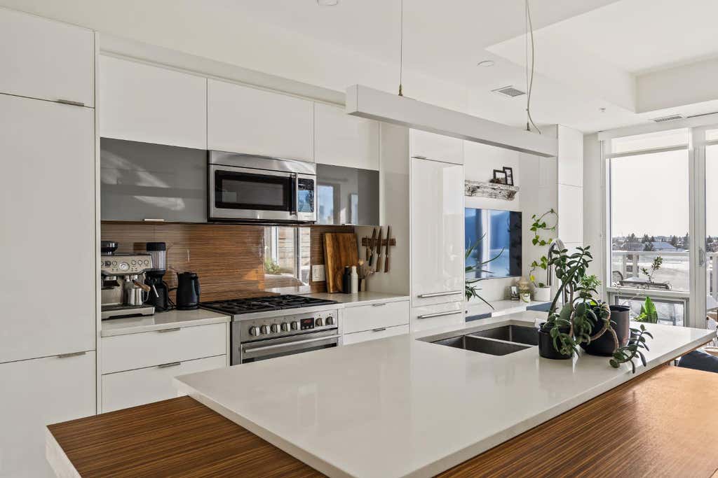 Photo of 1020 9 Avenue SE #705, Calgary, AB T2G 0S7 (MLS # A2322271)