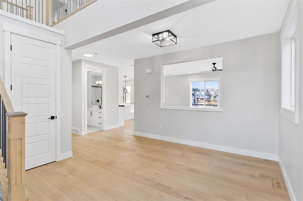 215 Kinniburgh Place