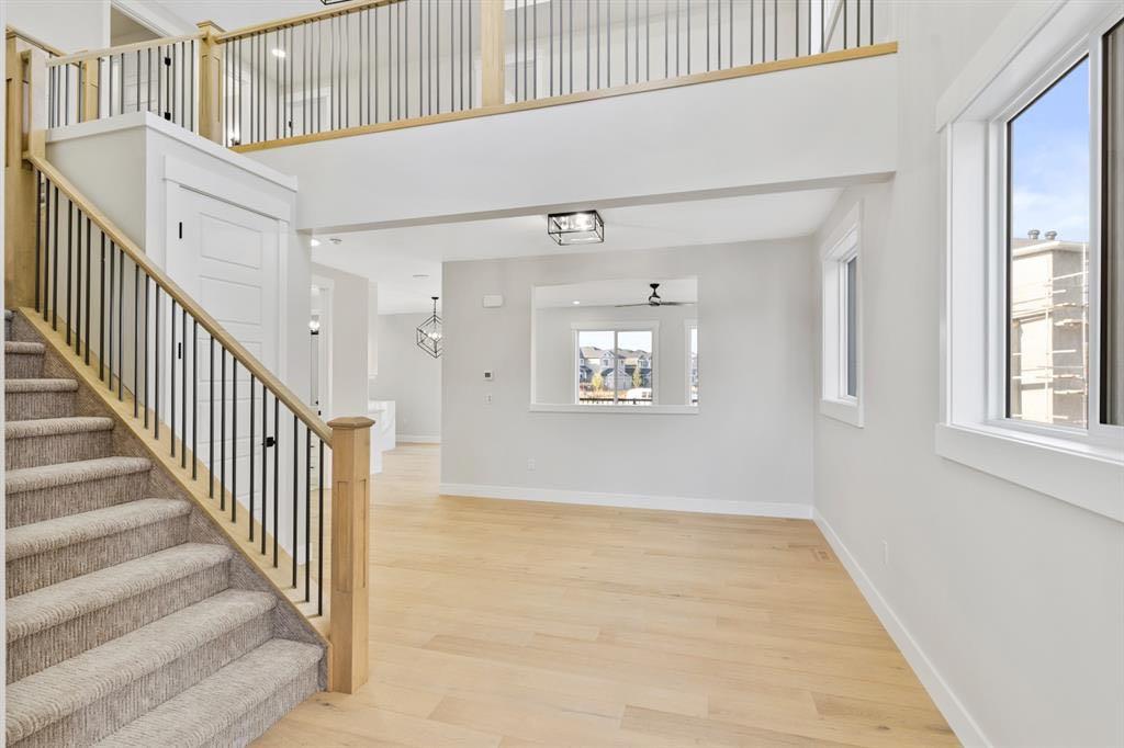 215 Kinniburgh Place