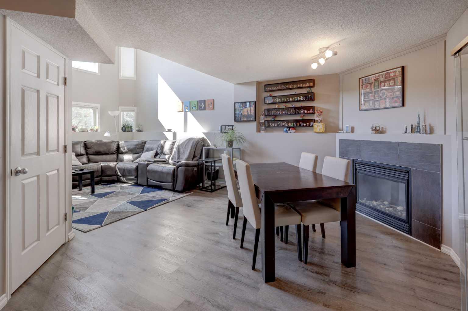 246 Arbour Grove Close NW