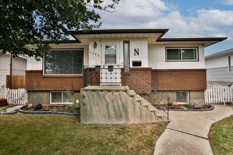 Photo of 1323 3A Avenue N, Lethbridge, AB T1H 0K1 (MLS # A2336401)